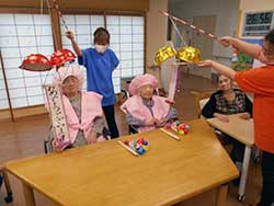 米寿・新100歳の方にはちゃんちゃんこを着ていただきお祝いさせていただきました☆彡