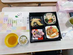 昼食は松花堂弁当を提供させて頂きました。
