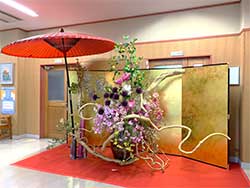 開設記念 開設20周年を記念して、ご利用者様やご家族様と一緒にお祝いをしました