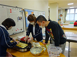 たこ焼き器でベビーカステラを作ったよ