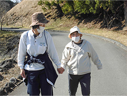 皆で歩くと楽しいね！