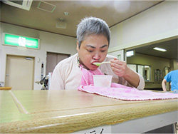 今年最後の夏,かき氷を食べながら感じて頂きました。