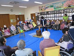 新年会はみんなでお餅つき。