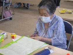 大きさに合わせて慎重に。。