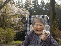 利用者様、職員共綺麗なお花を見て癒されました☆