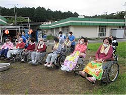 三和荘で花火大会が行われました。