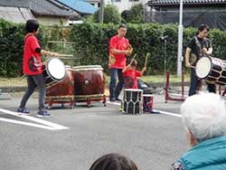 太鼓で盛り上げていただきました