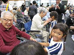 桜台幼稚園の園児さんたちが来設