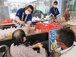 １０月２２日　施設内で秋祭りを開催いたしました。