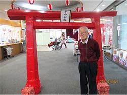 鳥居や神社を手作りして利用者様をお迎え。