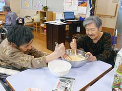 生地を混ぜています