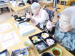 この日は施設での行事食として、昼食に松花堂弁当を提供させていただきました！